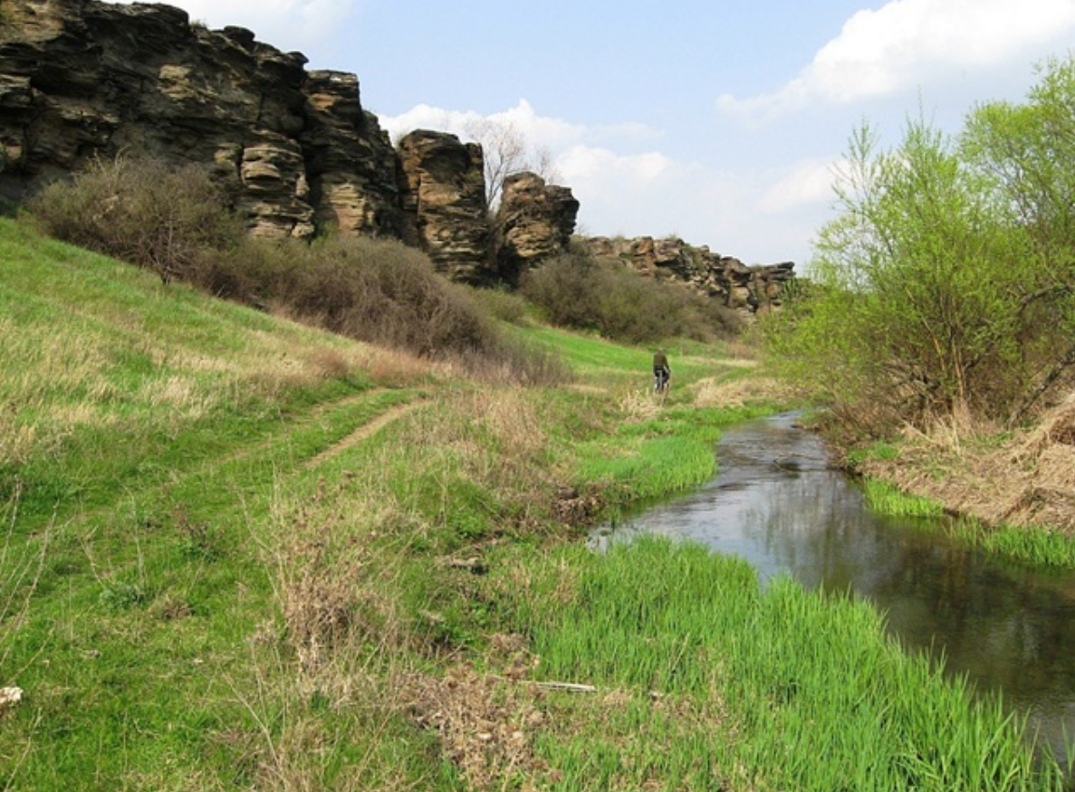 Долина каменных лиц